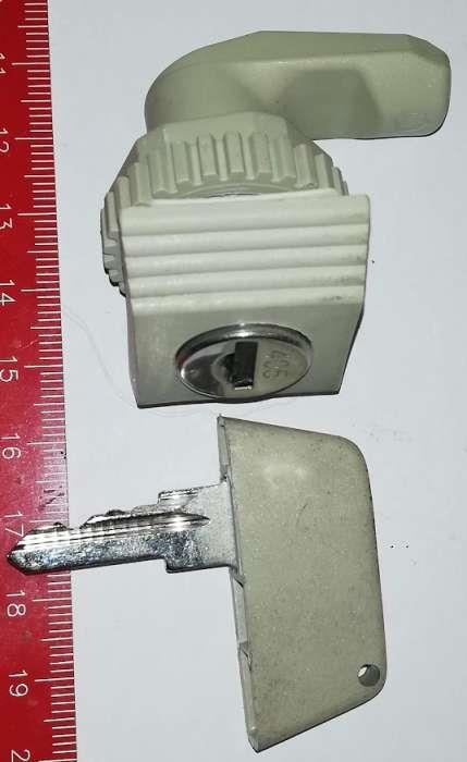 zámek na rozvaděč, starší, 1 klíček