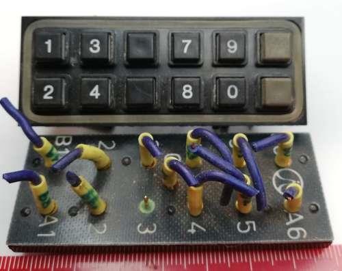 klávesnika TESLA TS?, staré, pájené, smyté čísla