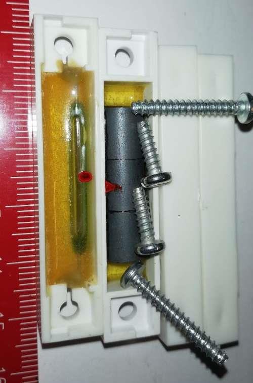 magnetické čidlo z alarmu - magnet+jazyčkový kontakt + mont. mat.