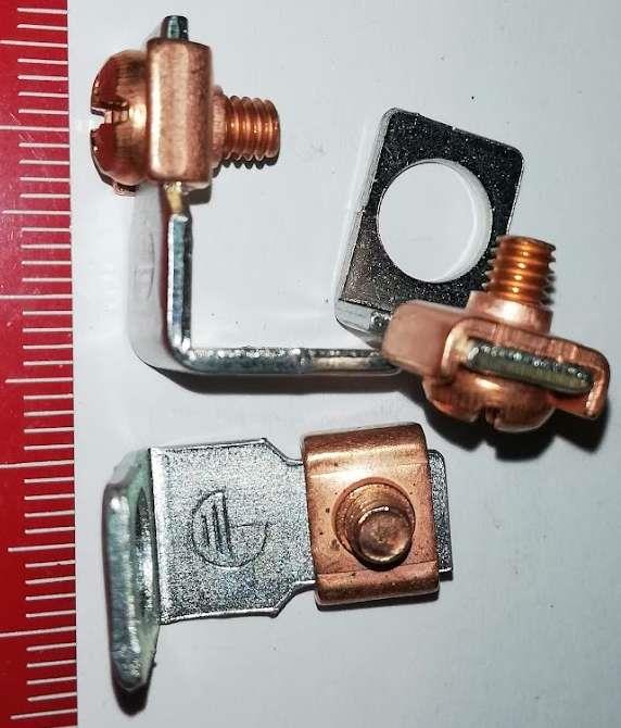 uzemňovací úhelník kompletní  .. balení 20ks za 100Kč