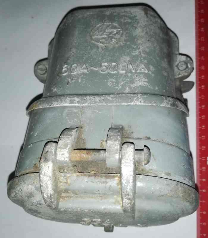 zásuvka 60A 500Vstř ,   stará, použitá