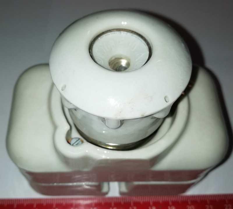 Pojistkový spodek držák E33,  pojistková hlavice dotek 35A + pojistka 35A/500V, z demontáže - 2120