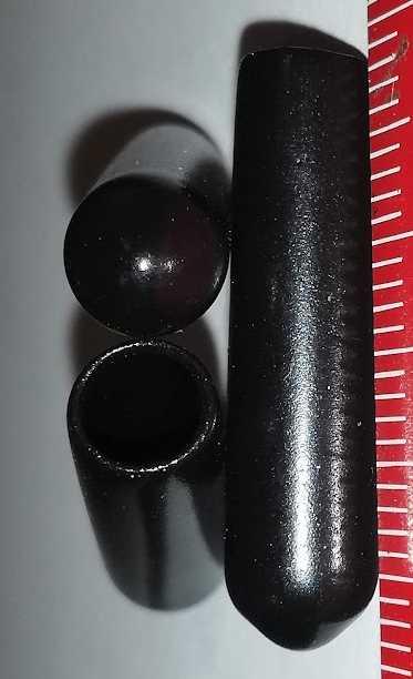 Krycí víčko 5,3x25,4mm (měkký plast) černé .. balení 100ks za 50Kč