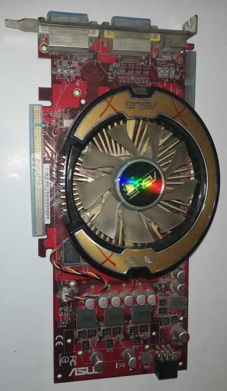 není skladem - videokarta vadná,  na rozebrání, na náhradní díly