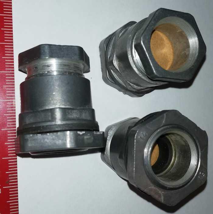 kovová průchodka P17