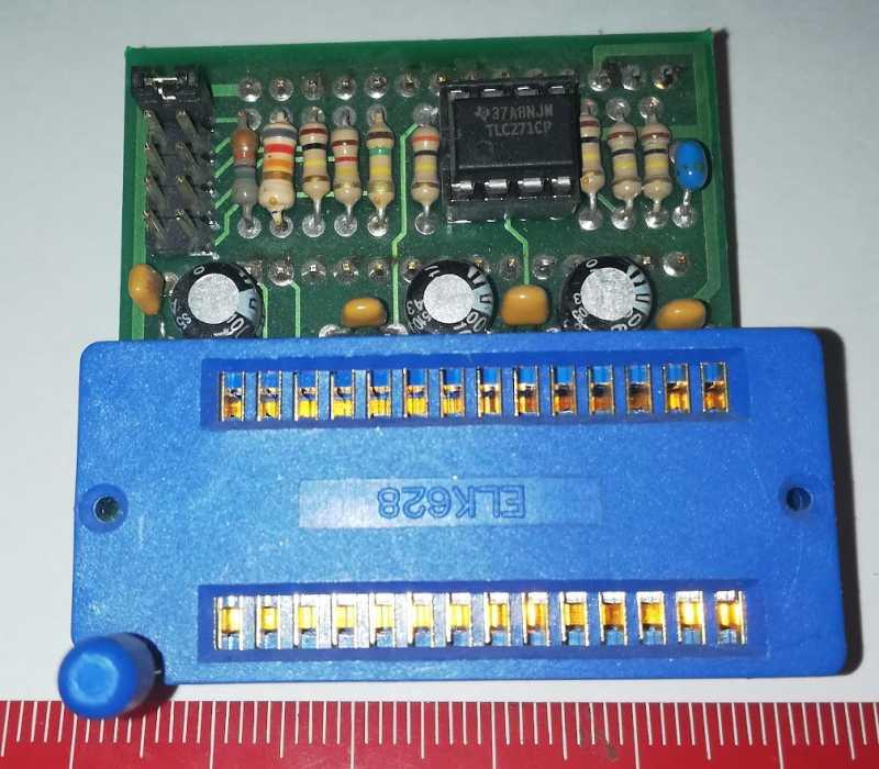 osazená deska s paticí 28pin