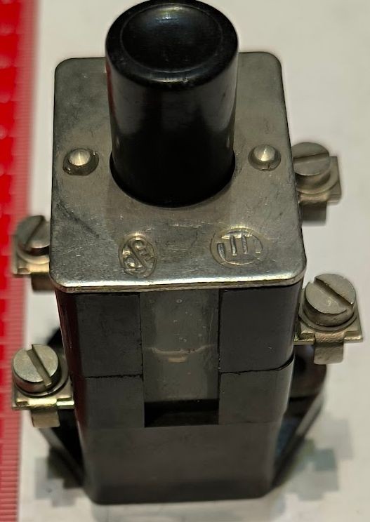 tlačítko 6A 500Vstr - 256 103u  .. cena na dotaz / price on request