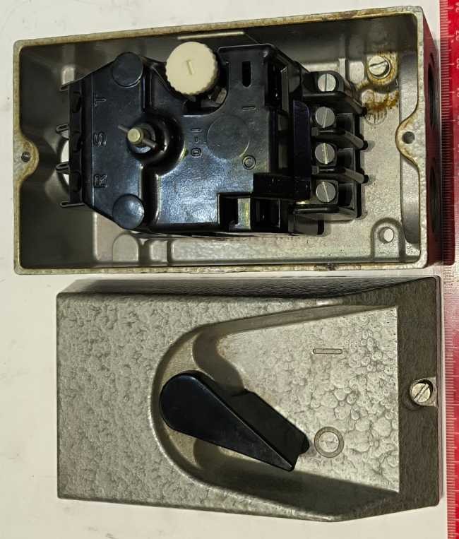 Motorový spouštěč , neupřesnéný typ, v krabičce, dle foto