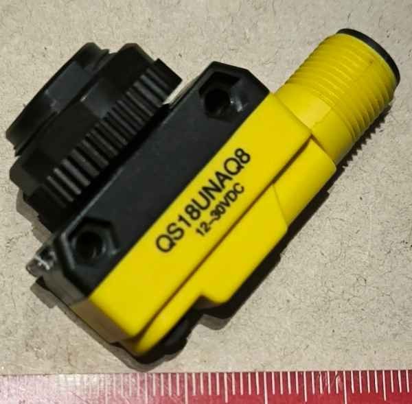 Banner Engineering QS18UNAQ8 Ultrasonic Proximity Sensor,18 mm,Rectangular,Diffuse,0.5m,NPN-NO/NC,M12 4-Pin  .. cena na dotaz / price on request
