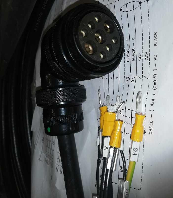 R88A-CAGD005BR-E - Napájecí kabel servomotoru řady G5, 5 m, s brzdou, 3 až 5 kW