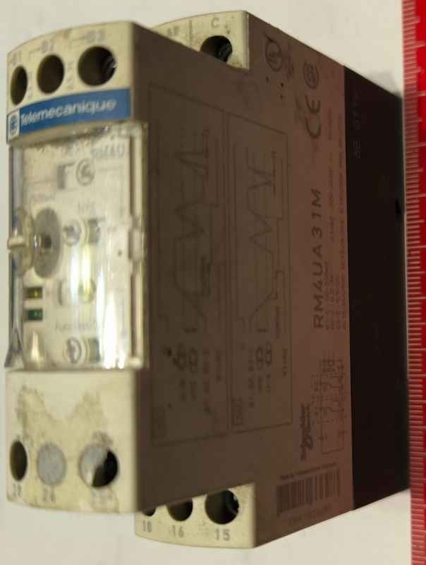 RM4UA31M Telemecanique - voltage measurement relay  .. použitý / used  .. cena na dotaz / price on request