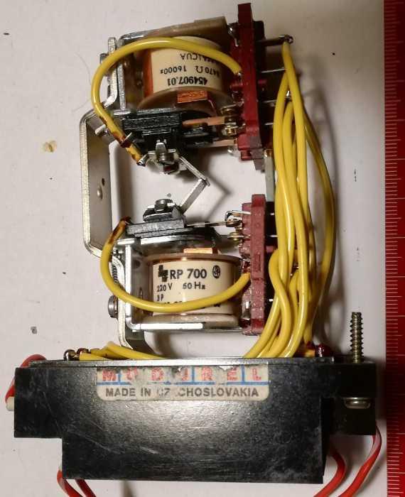 není skladem - 2x RP700 220V 50Hz 3P v rozebrané krabičce, jako nové