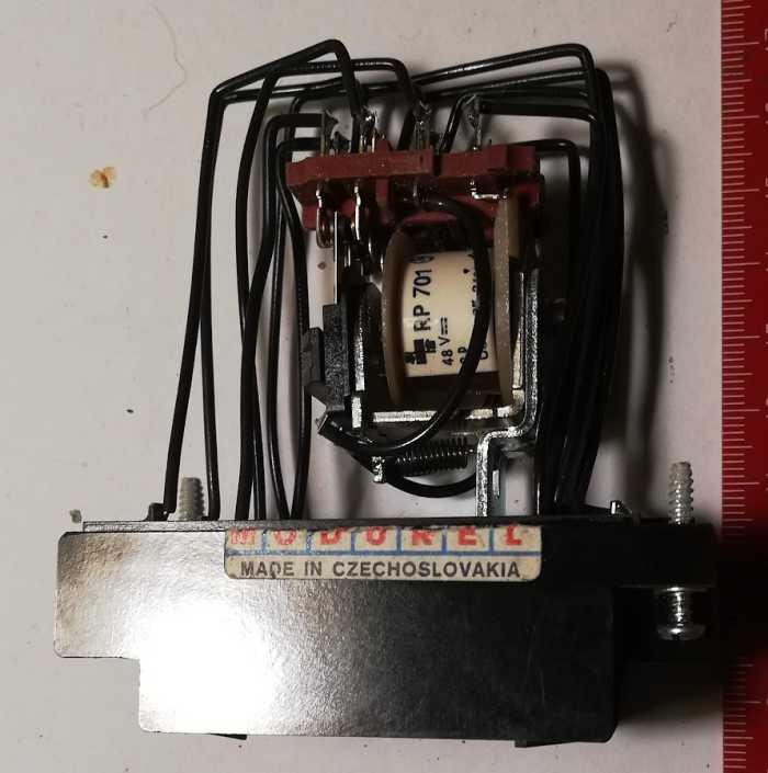 RP701 48Vss 3P v rozebrané krabičce, jako nové