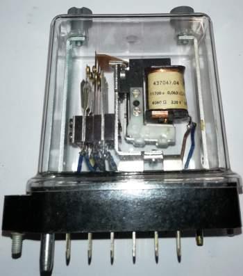 relé RP92PA - 220V 50Hz 3P, kolíky dolů .. cena na dotaz / price on request