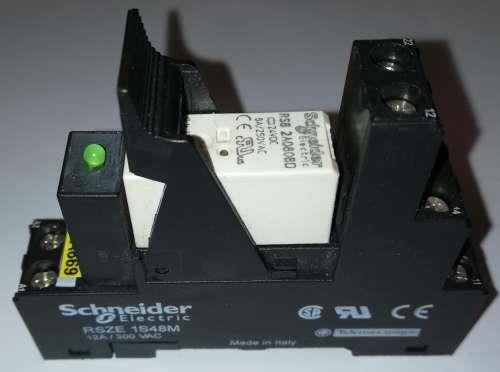 RSB2A080BD 24Vdc v patici RSZE1S48M