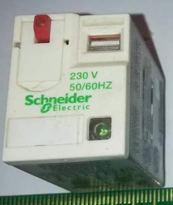 relé RXM4AB2P7 230V 50/60Hz