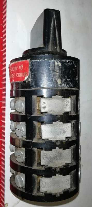 přepínač S25VV, 3 pozice, s knoflíkem, neupřesněný typ, z demontáže