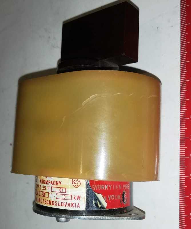 přepínač S25V01 v plastovém krytu + knoflík   .. cena na dotaz / price on request