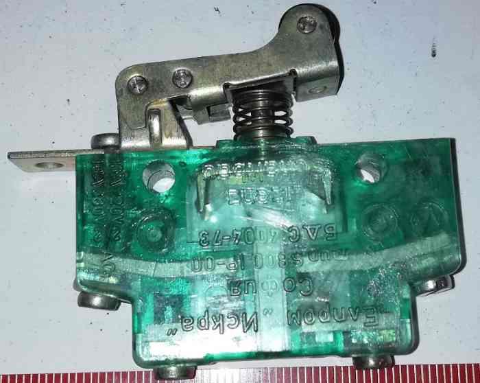 Mikrospínač S800-IP00, licence Schaltbau