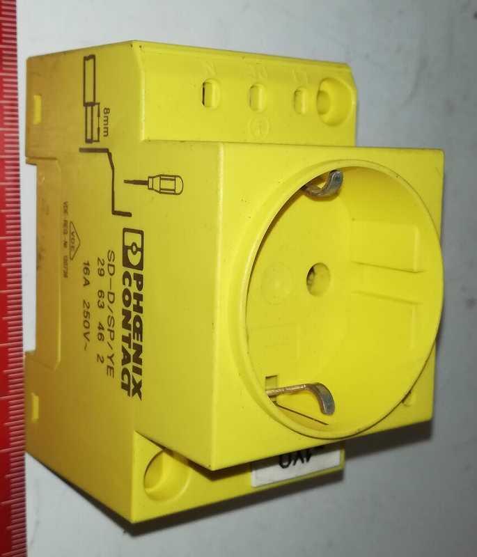 zásuvka SD-D/SP/YE na lištu DIN 2963462  .. použitý / used