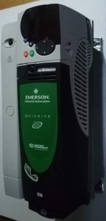 EMERSON UNIDRIVE SP2402 - na náhradní díly, na opravu