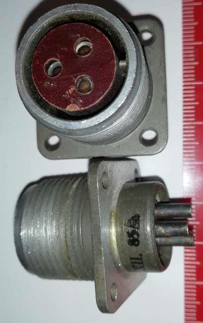 SR20B3G7 - konektor 3pin samice  .. cena na dotaz / price on request