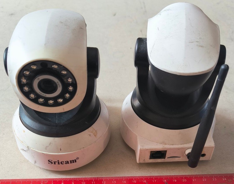SRICAM-001 -IP kamerka .. určeno na náhradní díly, dle foto