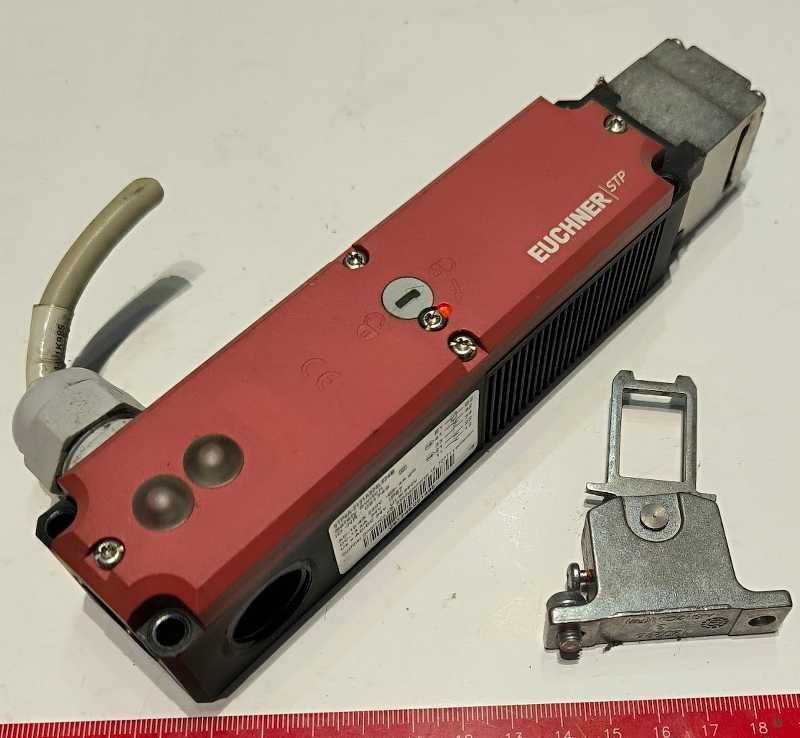 STP4A-2131A024L024M safety switch EUCHNER .. použitý / used