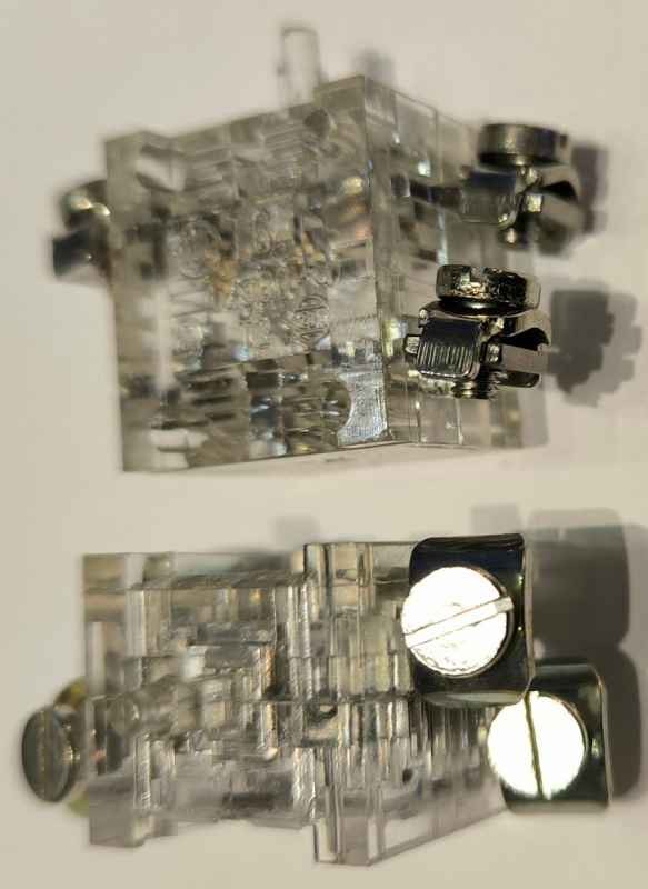 T6Z111-002 .. 1x spínací-1x rozpínací kontakt 6A 380V, nové