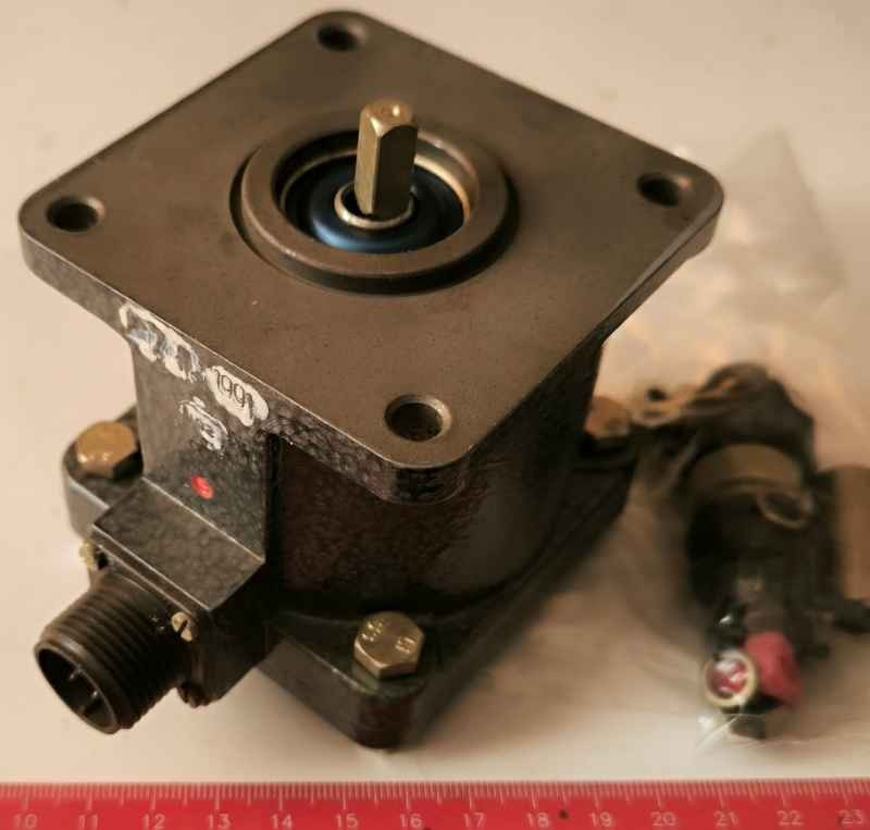 TA-12U-8 ( TA12U8 ) - tachoalternátor s unifikovaným napětím .. cena na dotaz / price on request