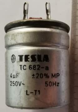 TC682a 4uF 250V  pájený