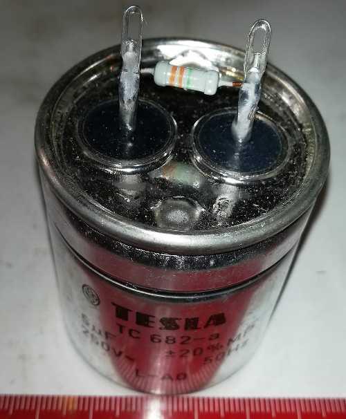 TC682a 5uF 250V , nové,