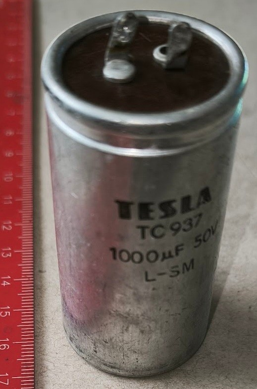 TC937 1000uF 50V - TESLA - pájený, z demontáže