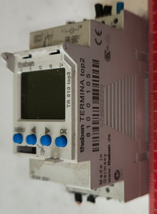 Spínací hodiny THEBEN TR610 top2 digitální 220-240V 50Hz - 6100105  .. použitý / used