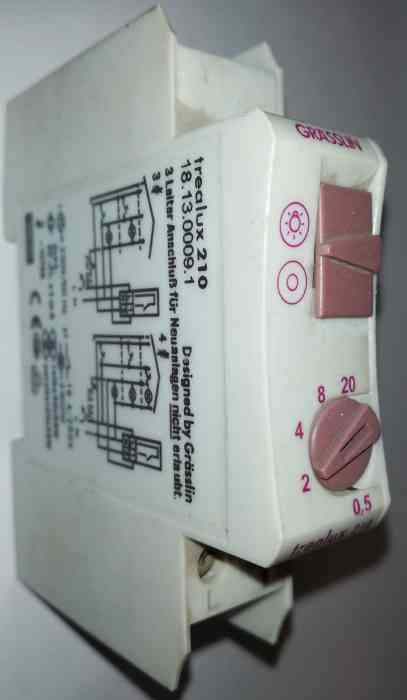 není skladem - Schodišťový automat GRASSLIN TREALUX 210