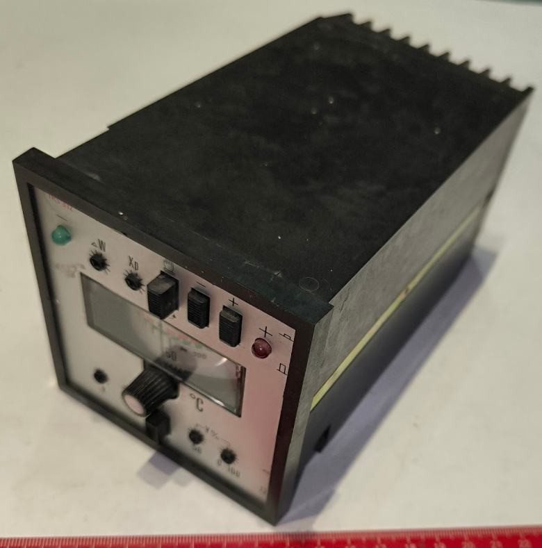 TRS312 - Elektronický třípolohový regulátor teploty 0 - 250°C ZPA   .. použitý / used .. cena na dotaz / price on request