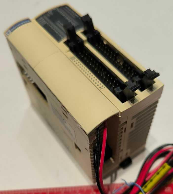 TWDLMDA40DTK - Modular base controller, Twido, 24VDC supply, 40 discrete I/O, 19W, 9 bits resolution, 8 output source .. použitý / used .. cena na dotaz / price on request