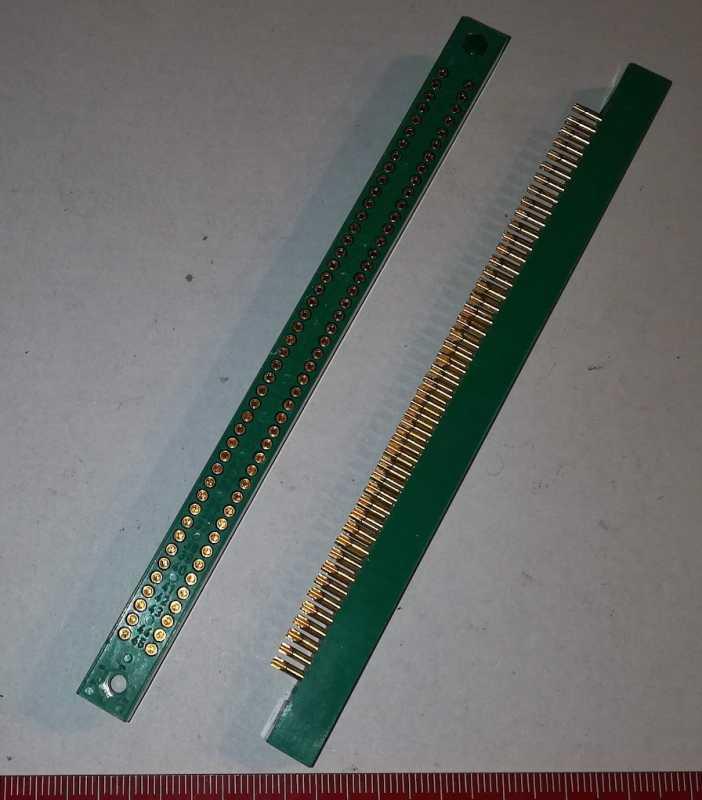 TX5229013 -  konektor 90pin samice FRB   .. cena na dotaz / price on request