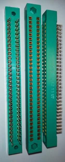 TX5256213 -  konektor 62pin samec SOURIOU