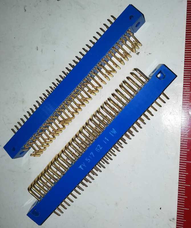 TY5176211 - FRB konektor 62pin, modré tělísko   .. cena na dotaz / price on request