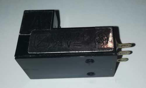 UBM24 - 24V- A - indukční štěrbinový snímač