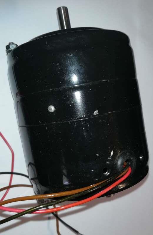 motor UCT4C54 1f 220V 2uF 400V ATAS Náchod .. cena na dotaz / price on request
