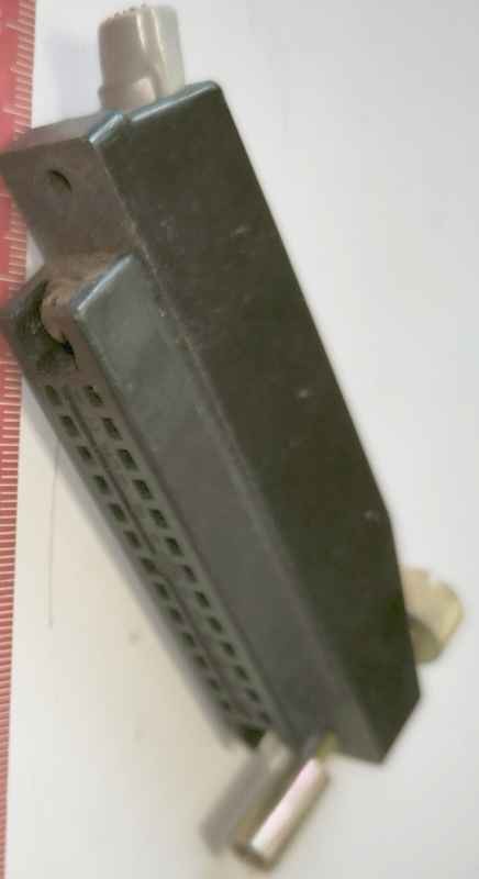konektor URS 26pin samice v krytce dle foto, použité   .. cena na dotaz / price on request (002)