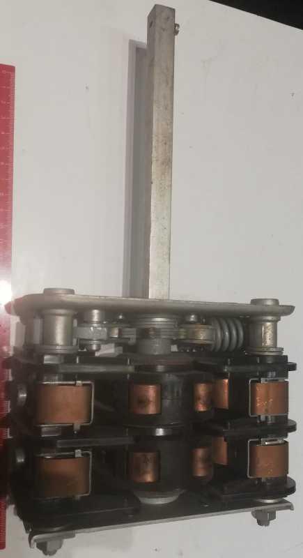 V100RS357 - MEZ Krompachy 500V 100A   .. cena na dotaz / price on request