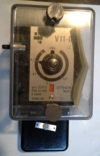 V11-0, 220V 50Hz relé, nové  .. cena na dotaz / price on request