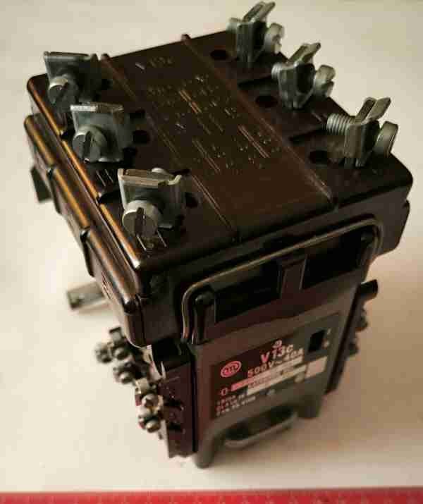stykač V13c - 220V 50Hz, jako nový  .. cena na dotaz / price on request