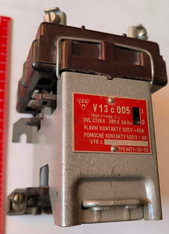 stykač V13c005 - ovl. cívka 380Vac, bez pomocných kontaktů, dle foto .. cena na dotaz / price on request