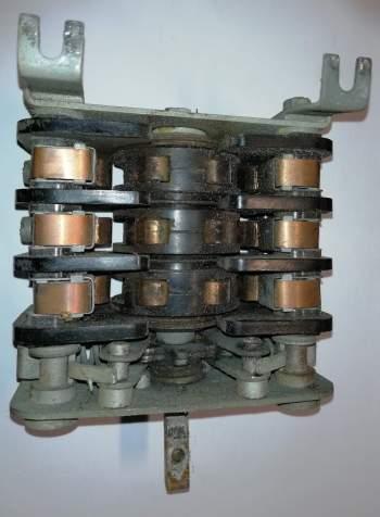 V25R02, přepínač, starší, skřivená oska, přepíná, na repasi  .