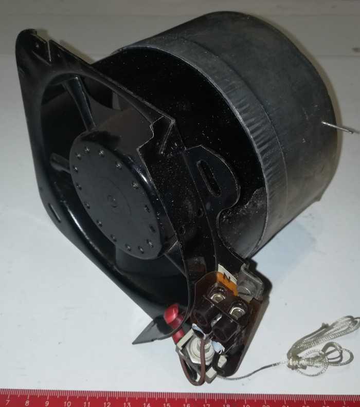 ventilátor 140x140mm, hloubka 120mm,  220V 50Hz, starší, z demontáže, otestován