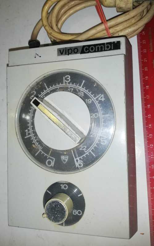 časovač VIPO-COMBI, pro fotografy, starý typ, určen na repasi